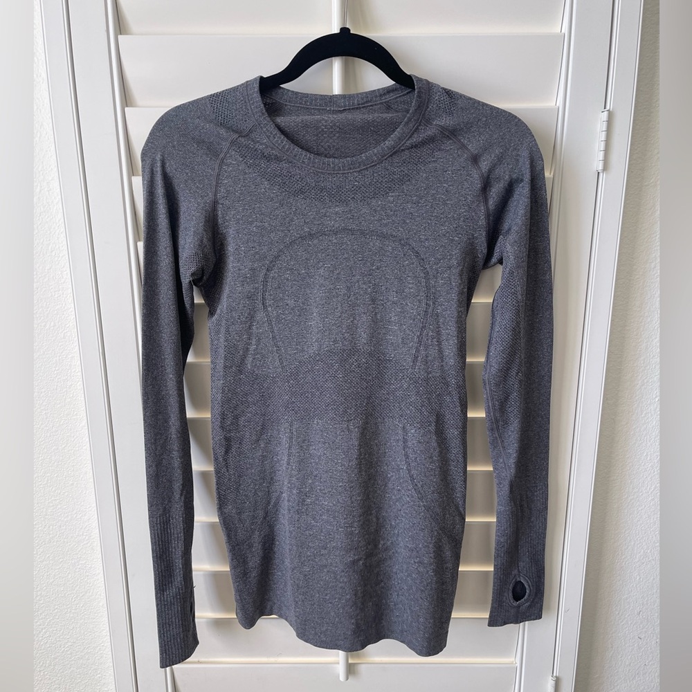 Lululemon Swiftly Tech Long Sleeve Crew in Heathered Black sz 6
